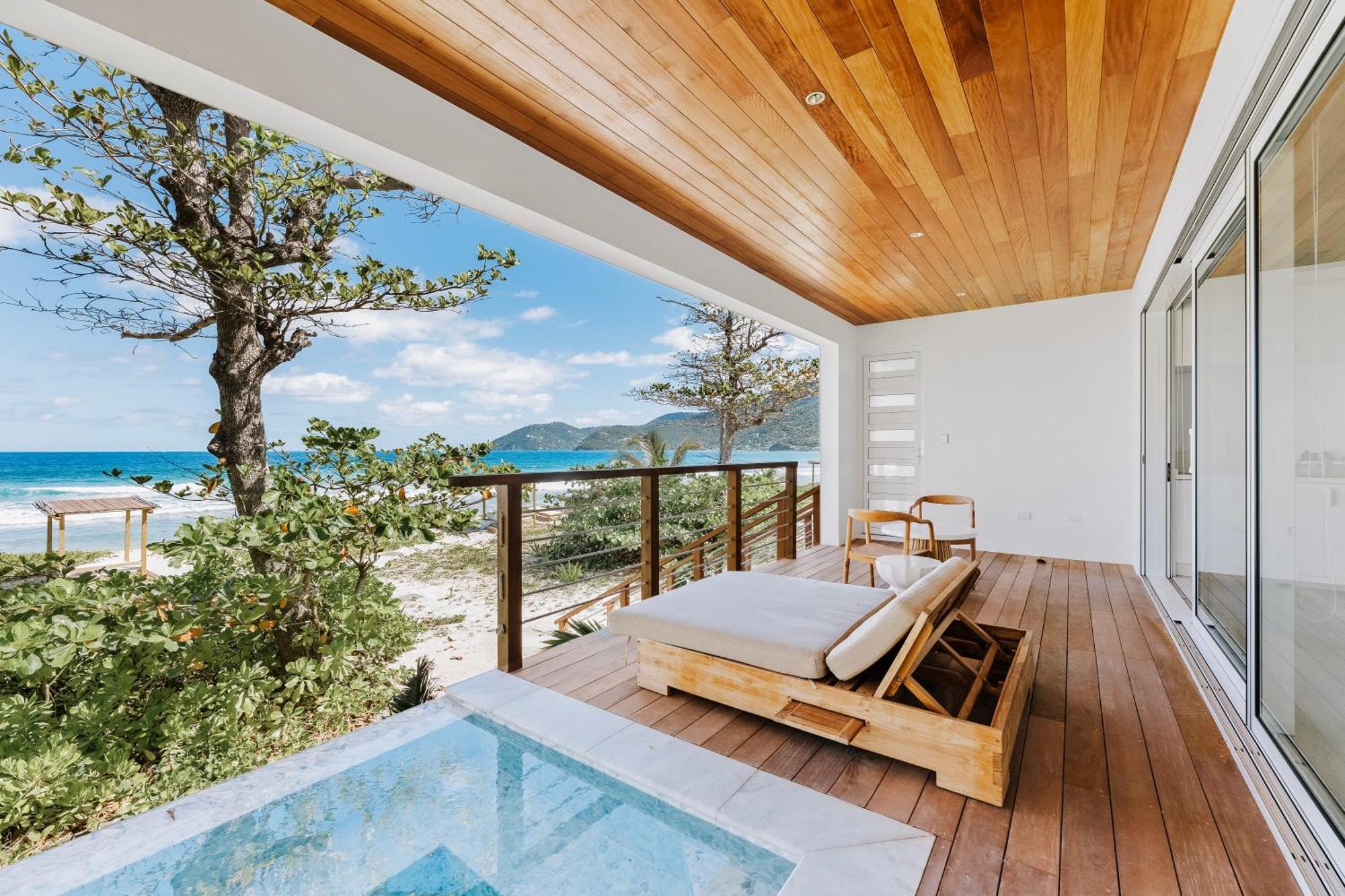 Long Bay Beach Resort Freshwater Pond Buitenkant foto