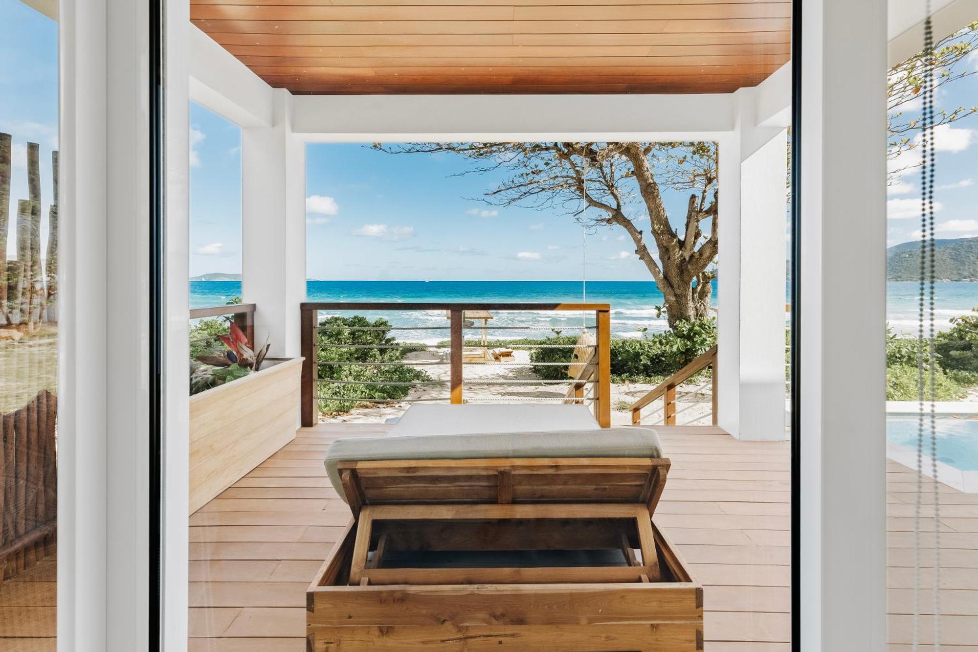 Long Bay Beach Resort Freshwater Pond Buitenkant foto